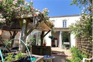 maison à la vente -   17500  JONZAC, surface 326 m2 vente maison - UBI477444032